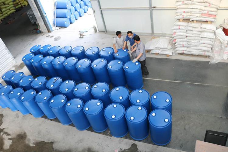 200升容积桶送货到厂物流容器