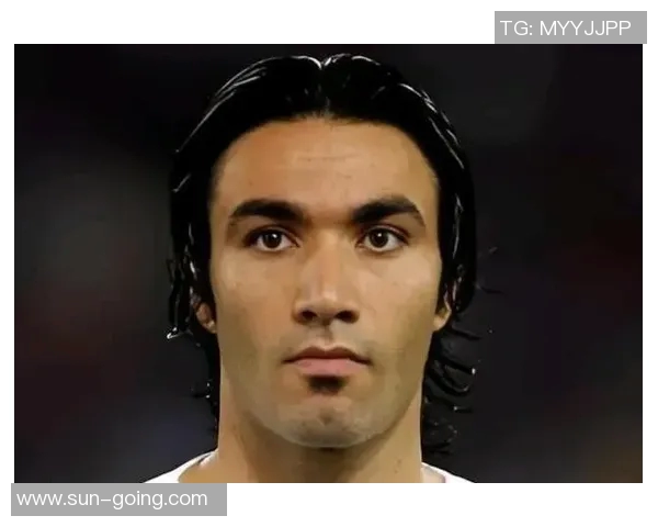 伊朗足球历史上的传奇明星球员与他们的辉煌成就回顾 伊朗足球历史上的传奇明星球员与他们的辉煌成就回顾